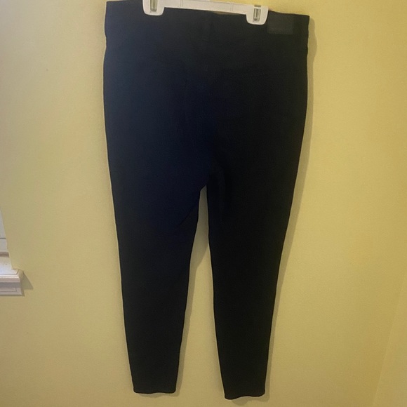 American Eagle Outfitters Black Skinny Pants - Picture 2 of 4